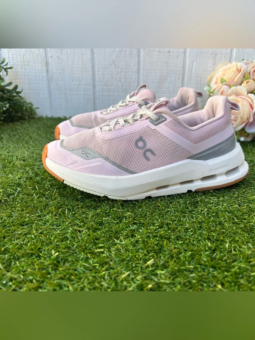 On Running Cloudnova Peony | Iceberg  $130 size kid 2 preowned